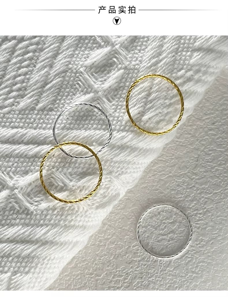 CLASSY MINIMALIST RING