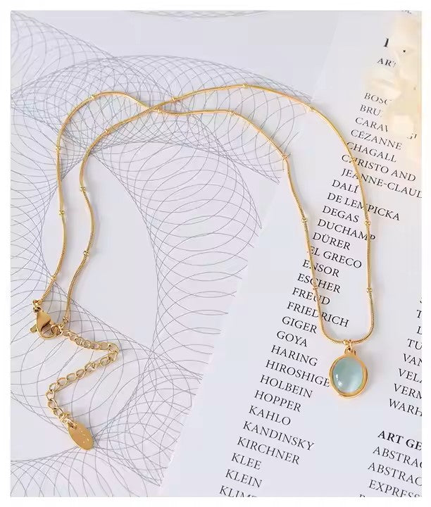 GREEN STONE NECKLACE