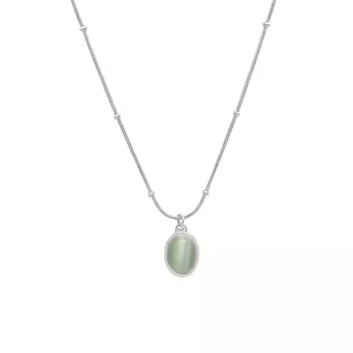GREEN STONE NECKLACE