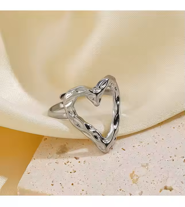 ELEGANT OPEN HEART SHAPE RING