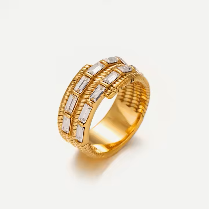 GOLD BAGUETTE RING