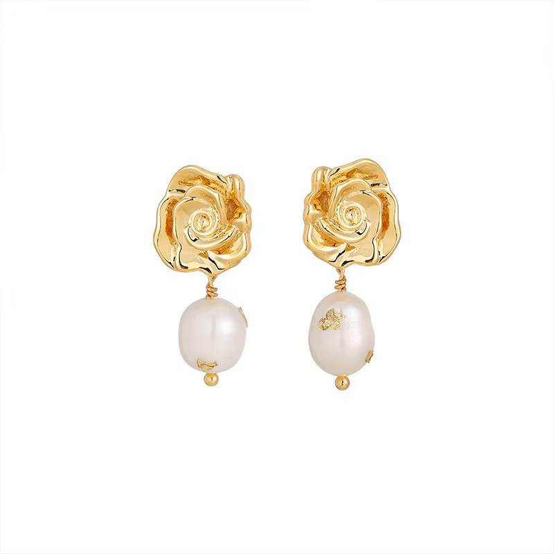 UNIQUE PEARL EARRINGS