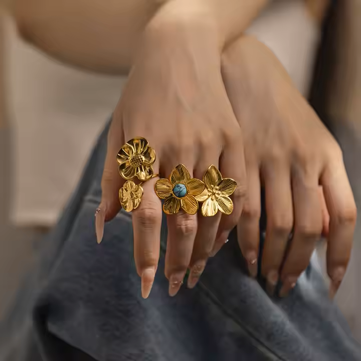 ELEGANT FLOWER RING