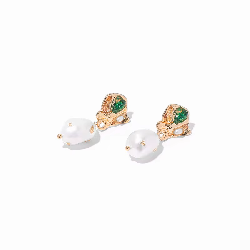 UNIQUE PEARL EARRINGS