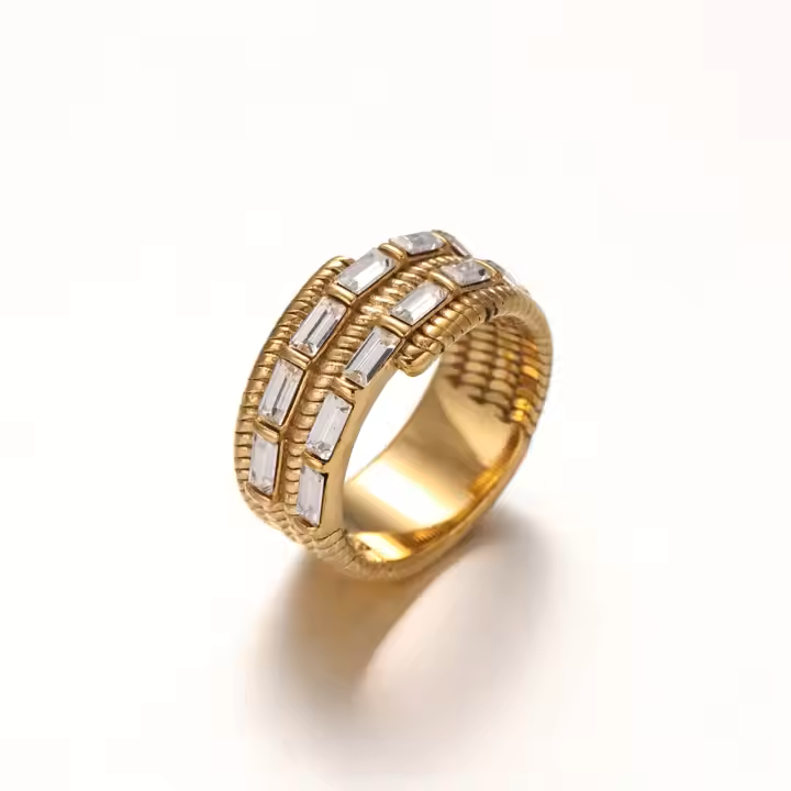 GOLD BAGUETTE RING