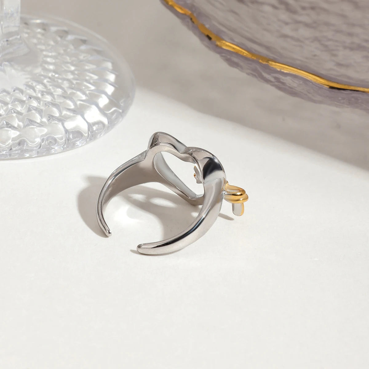 HEART & BOW RING