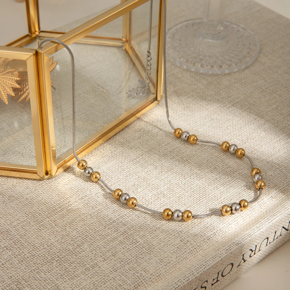 MODERN CLASSIC NECKLACE