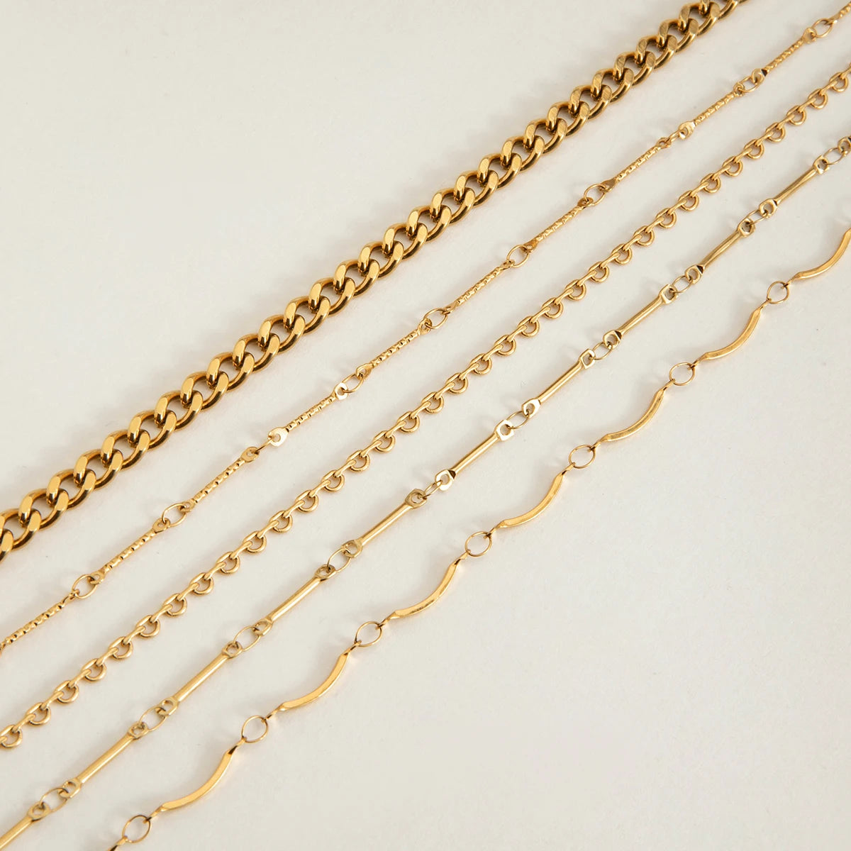 GEOMETRIC HANDMADE NECKLACE