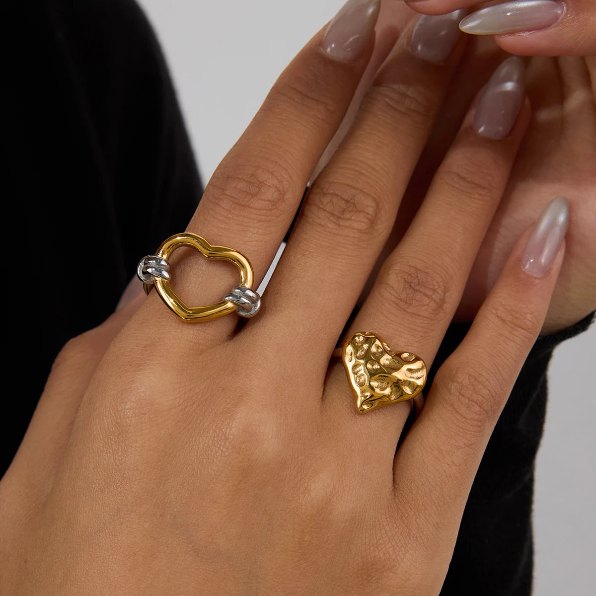 MINIMALIST HEART RING