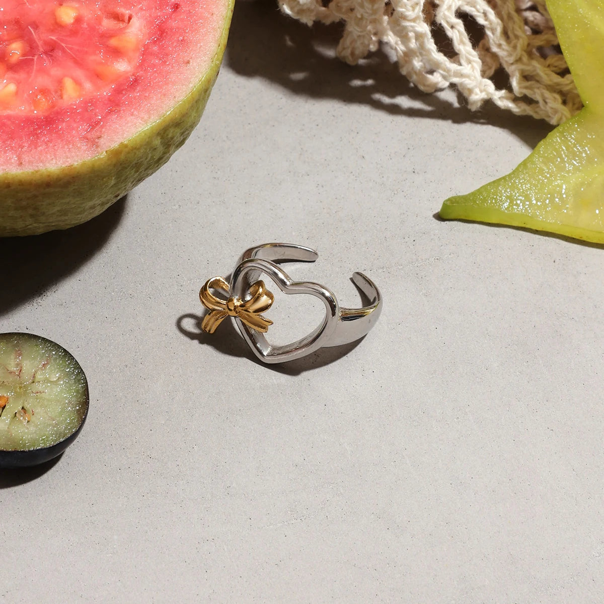 HEART & BOW RING