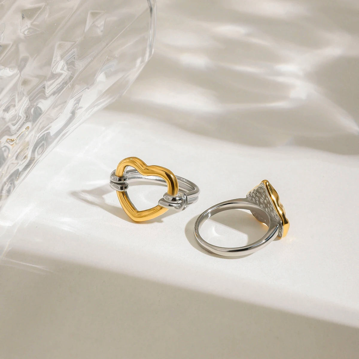 MINIMALIST HEART RING