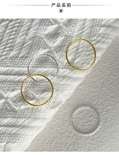 CLASSY MINIMALIST RING