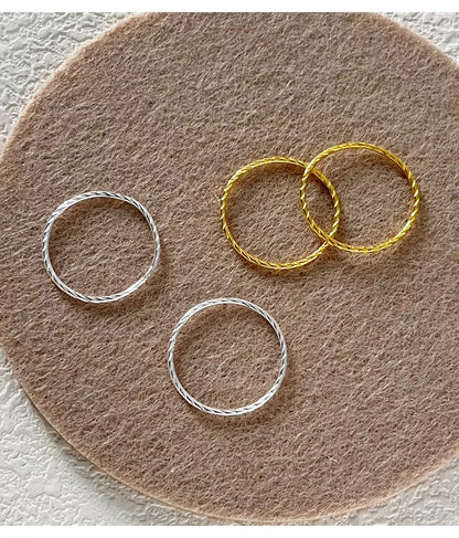CLASSY MINIMALIST RING
