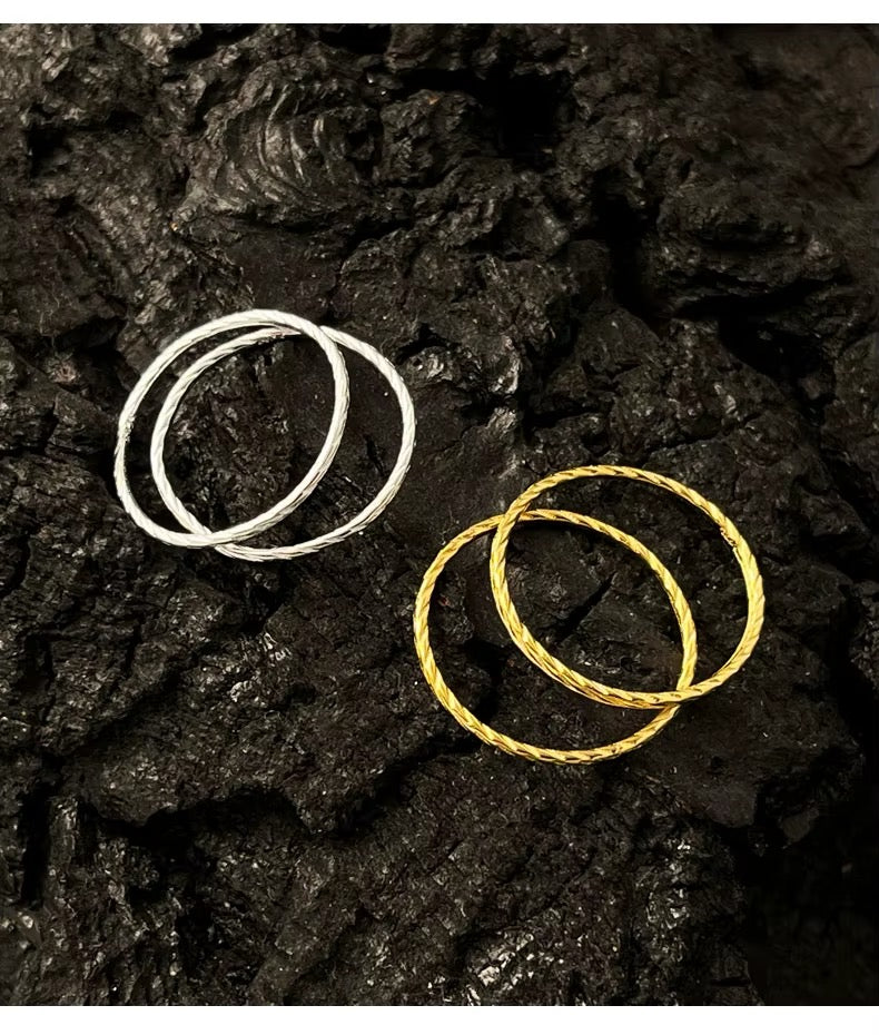 CLASSY MINIMALIST RING