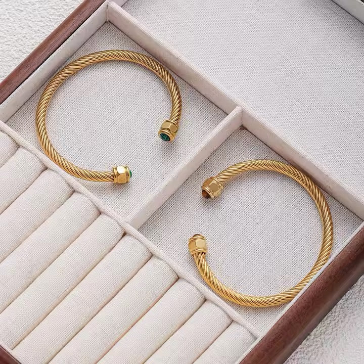 VINTAGE OPEN CUFF BRACELET