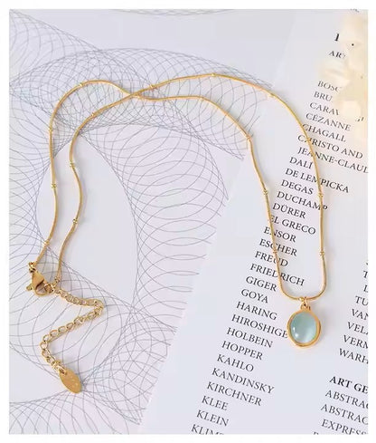 GREEN STONE NECKLACE