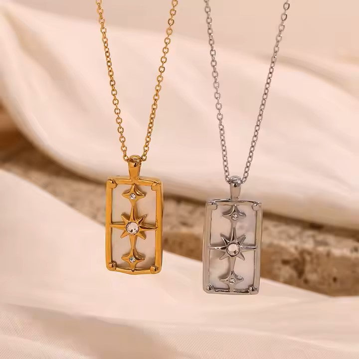 STAR NECKLACE