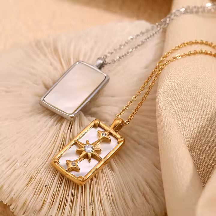 STAR NECKLACE