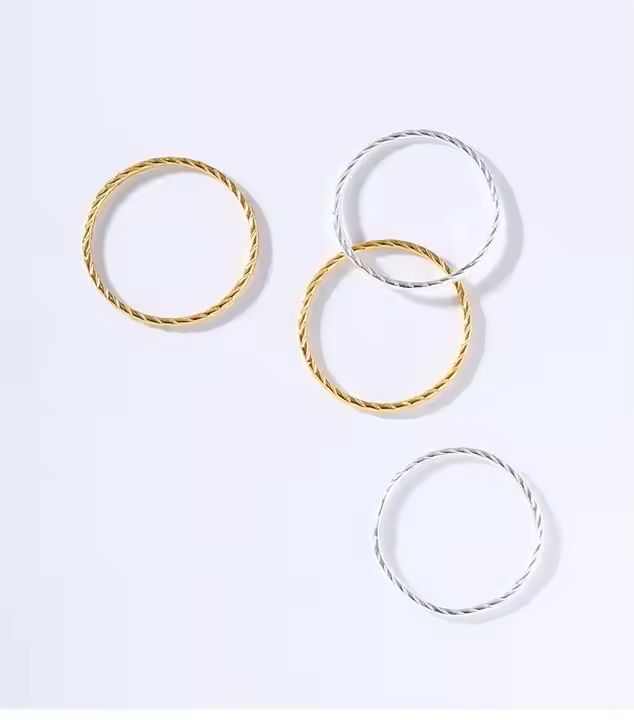 MINIMALIST RING