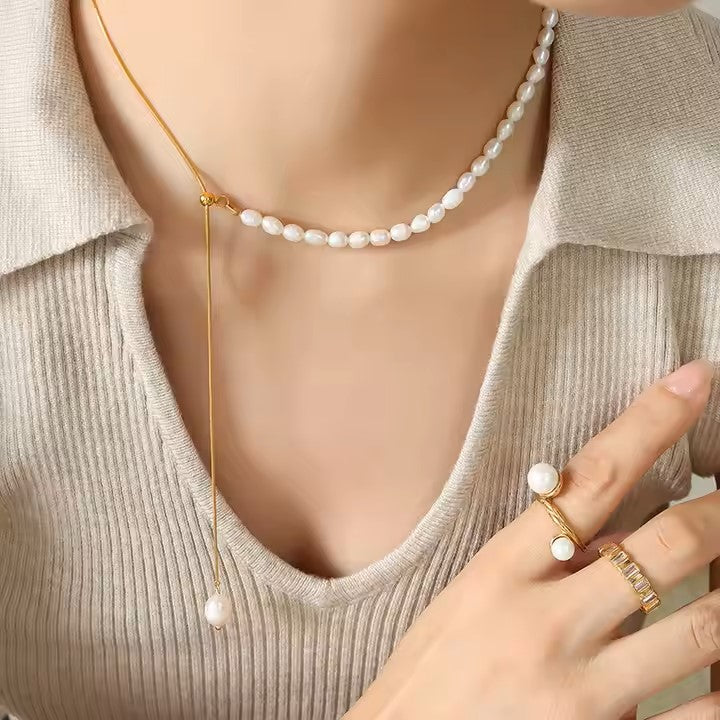 PEARLS AND GOLD NECKLACE