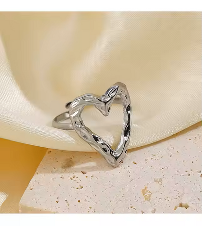 ELEGANT OPEN HEART SHAPE RING