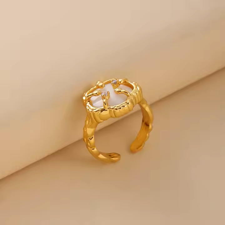 VINTAGE FLOWER SHAPE RING
