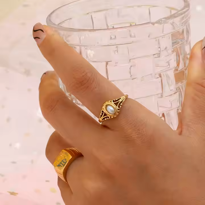 VINTAGE PEARL RING