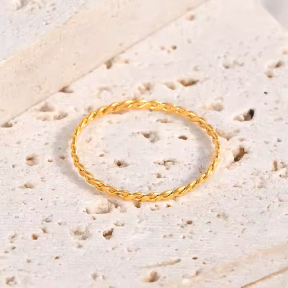 MINIMALIST RING