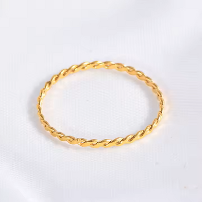 MINIMALIST RING