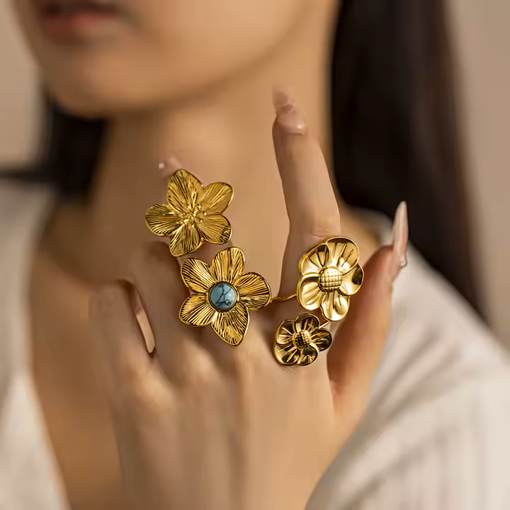 ELEGANT FLOWER RING