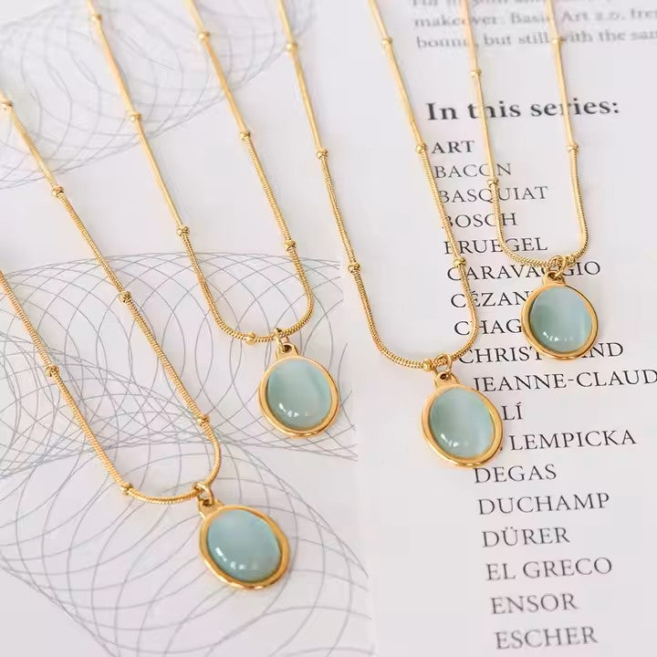 GREEN STONE NECKLACE