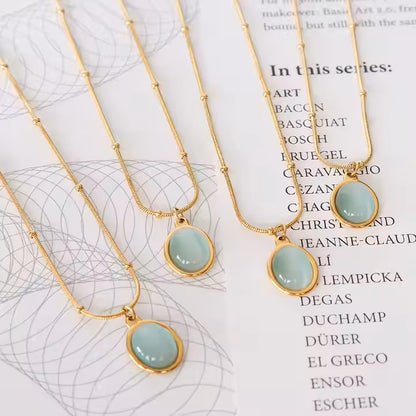 GREEN STONE NECKLACE