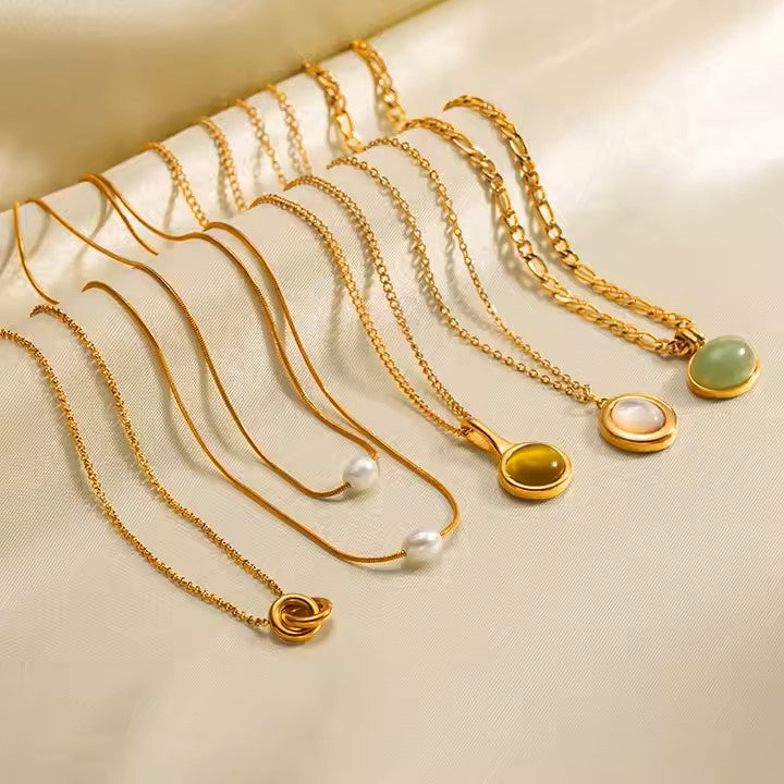 UNIQUE GEMSTONE NECKLACE