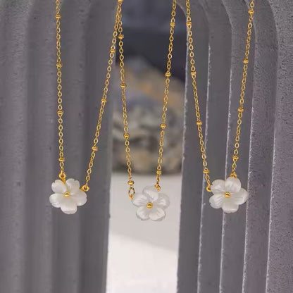 PEARL FLOWER NECKLACE