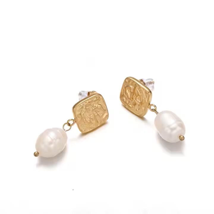 FRESHWATER PEARL EARRINGS