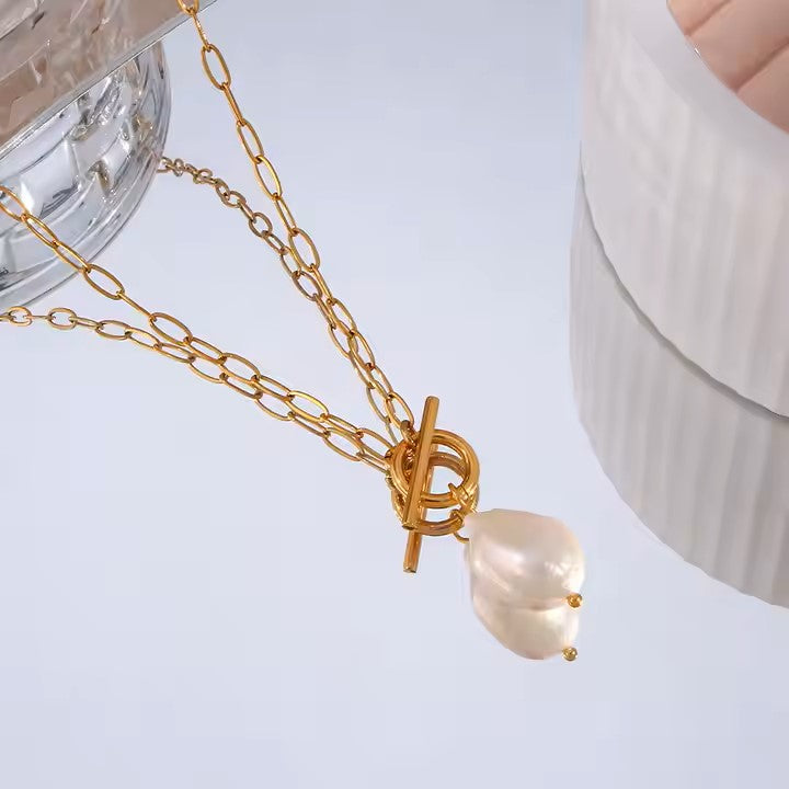 BAROQUE PEARL NECKLACE