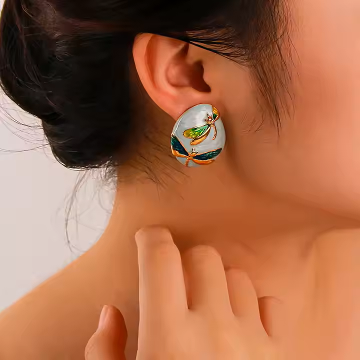 QUEEN EARRINGS