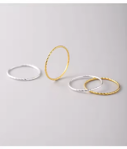 MINIMALIST RING