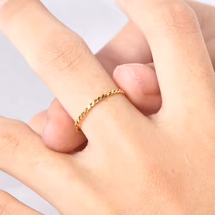 MINIMALIST RING