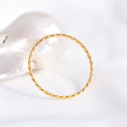MINIMALIST RING