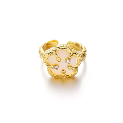 VINTAGE FLOWER SHAPE RING