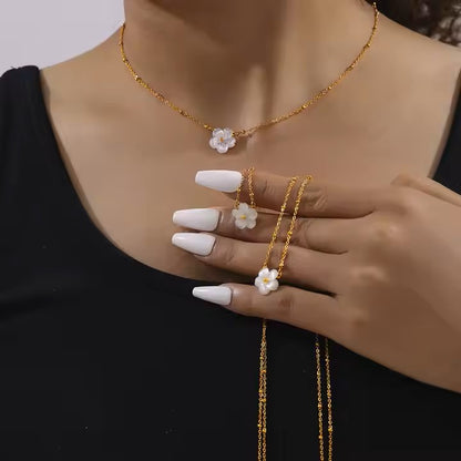 PEARL FLOWER NECKLACE