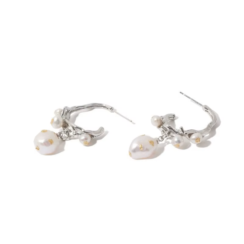 UNIQUE PEARL EARRINGS