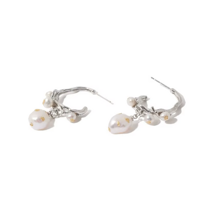 UNIQUE PEARL EARRINGS