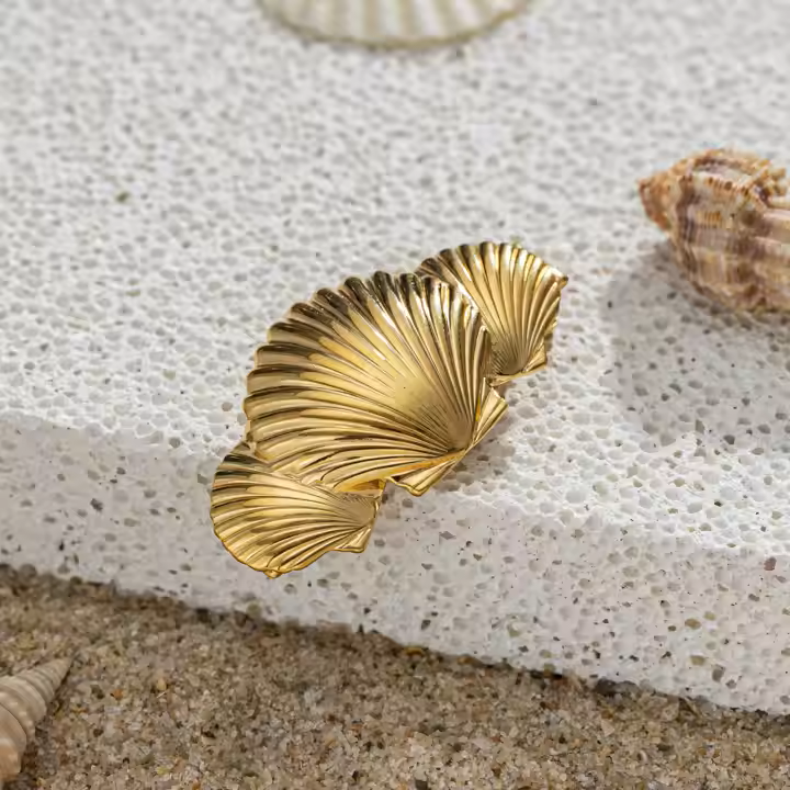 Shell & Pearl Gold Hair Clip