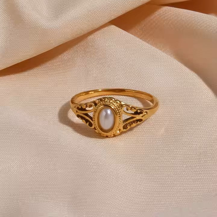 VINTAGE PEARL RING