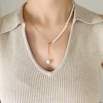 PEARLS AND GOLD NECKLACE