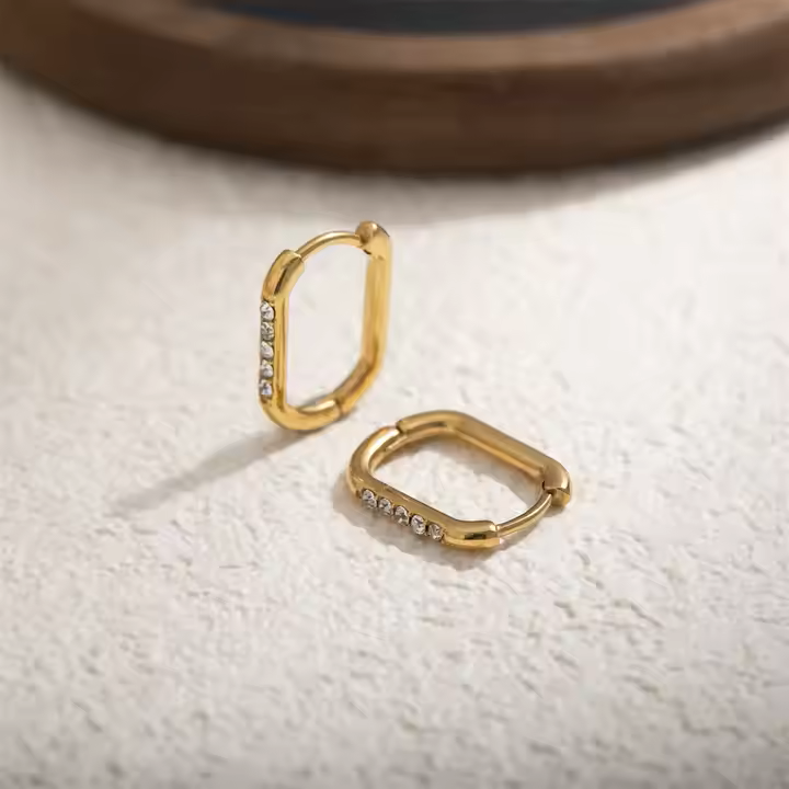 OVAL HOOP EARRINGS