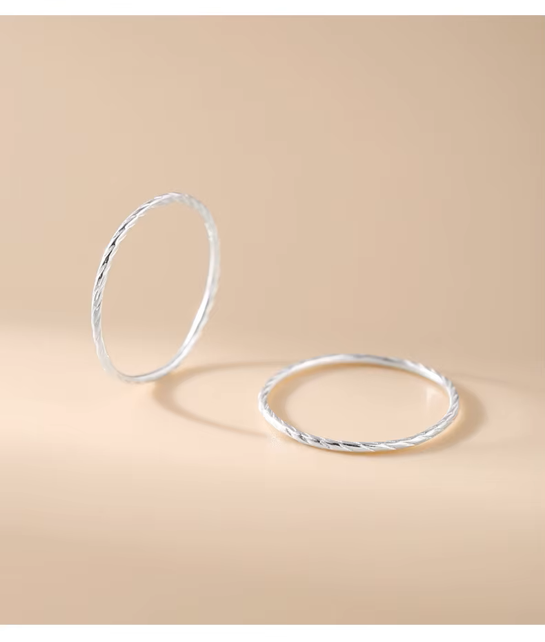 MINIMALIST RING