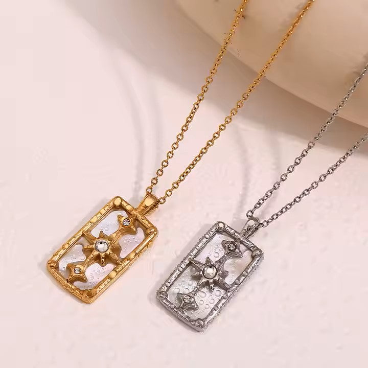 STAR NECKLACE